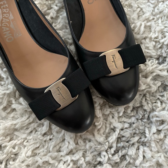 Authentic Ferragamo Vara shoes 8B - Picture 7 of 9